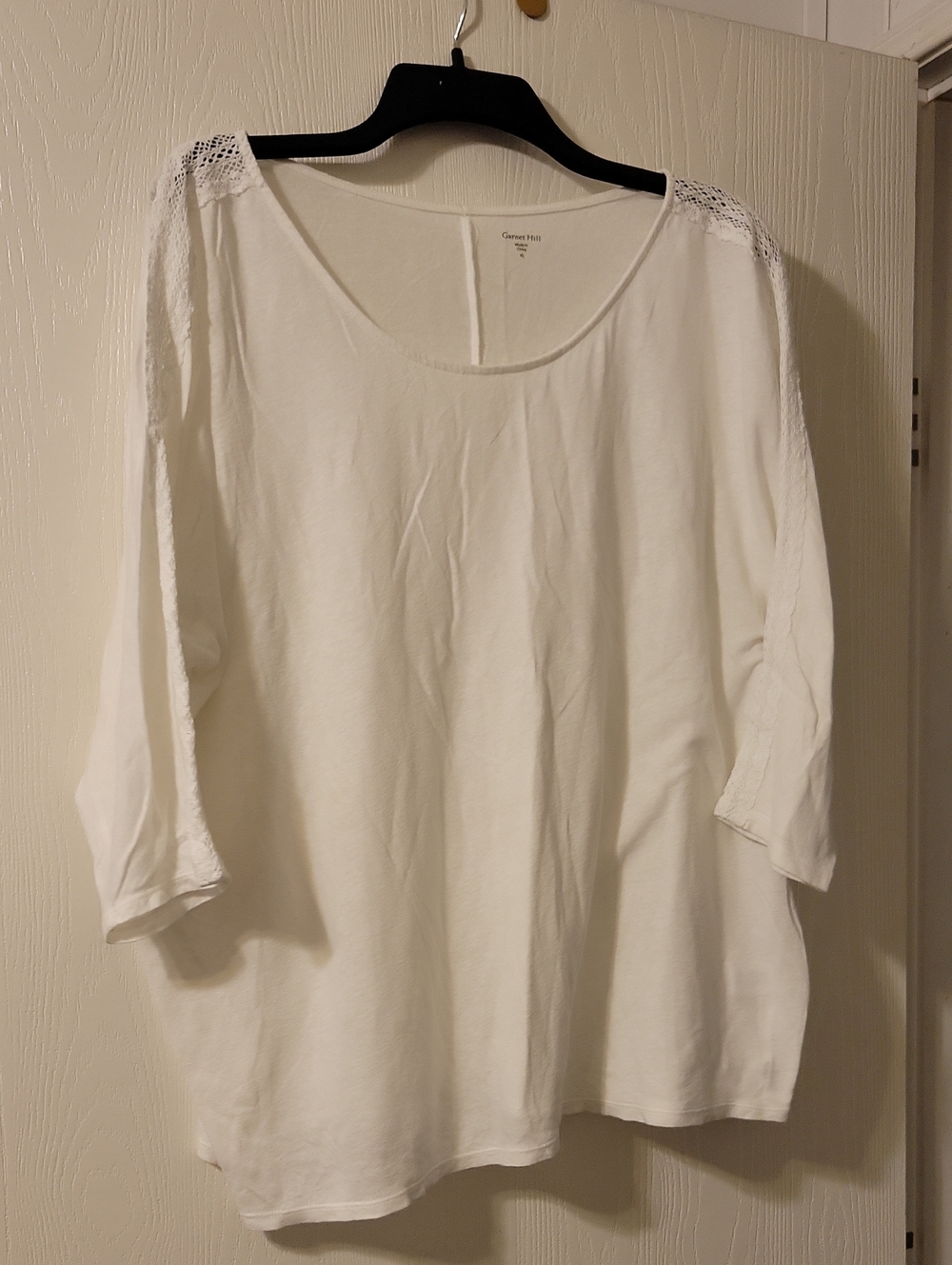 Garnet Hill White Scoop Neck 3/4 Sleeve Linen Blend Top with Crochet Shoulders